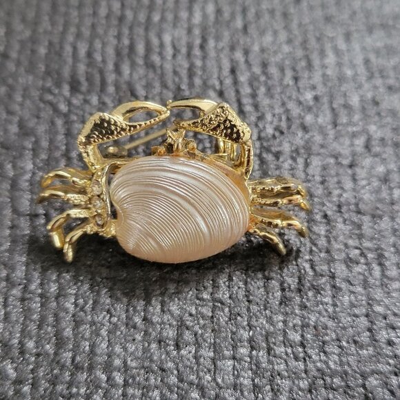 Gold-Tone Crab Brooch With Faux Pearl Shell - Picture 1 of 4